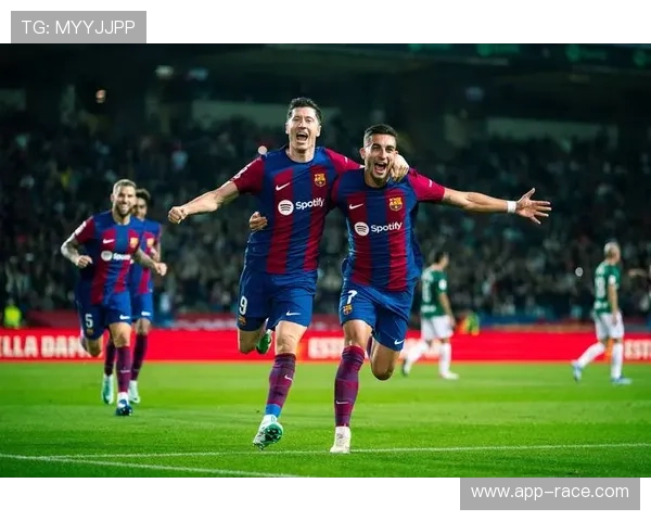 巴萨3-1逆转阿拉维斯暂登西甲榜首，奥尔莫双响