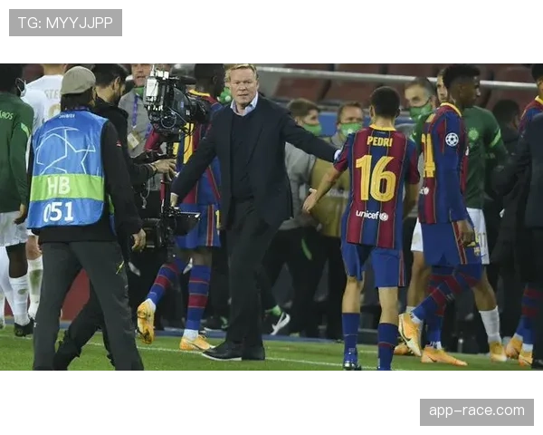 动态:为应对密集赛程,巴萨、皇马本周训练均以恢复和战术录像分析为主